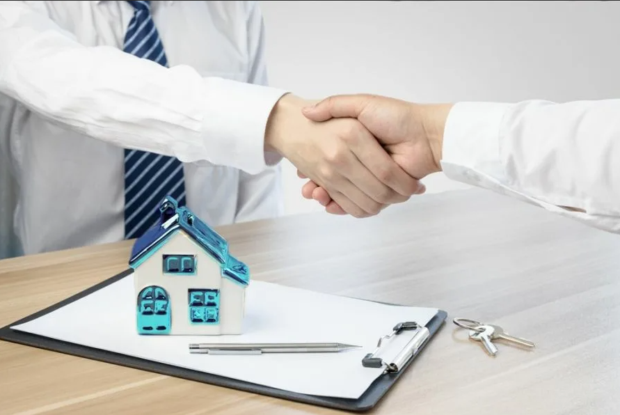 квартира деньги. субсидии на жилье картинки. залог недвижимости. недвижимость ипотека. накопить на жилье.