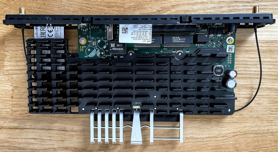 Обзор роутера Mikrotik hAP AC3: медленный Wi-Fi, страшная прошивка и тюбик термопасты5