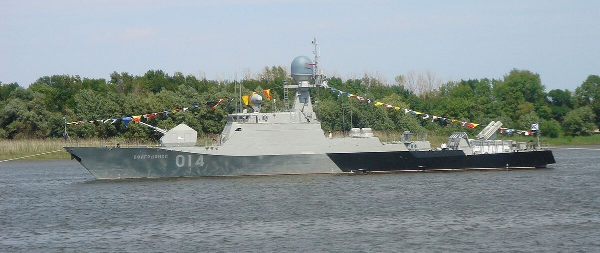 2005, 25 февраля - на судостроительной фирме "Алмаз" заложен малый артиллерийский корабль проекта 21630 «Буян»