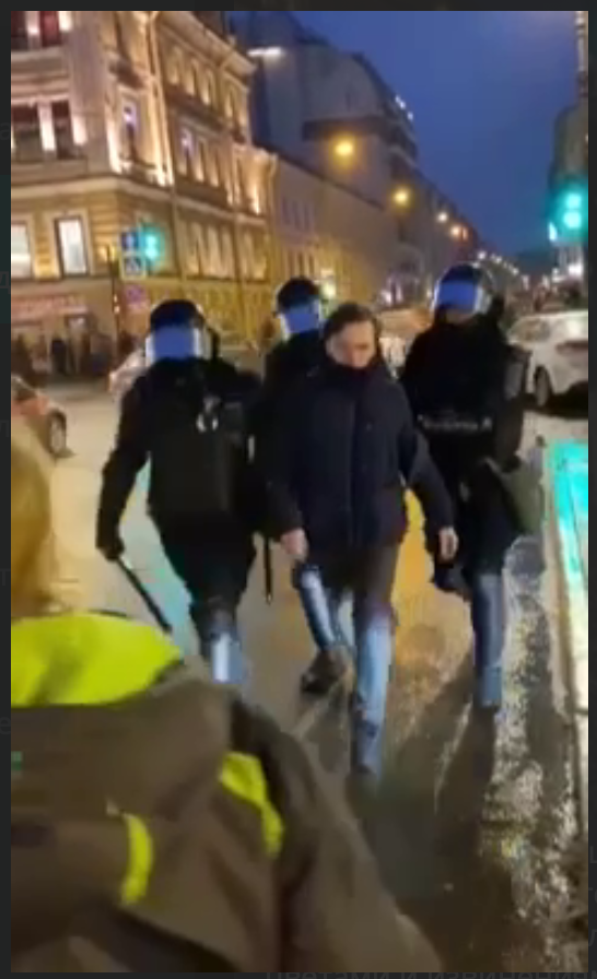 Кадр из знаменитого видео