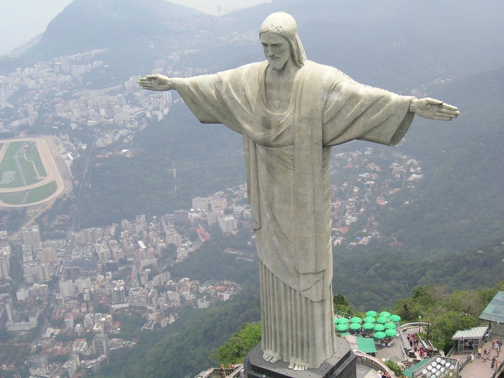 Статуя стран. Бразилия Христос Искупитель. Иисус Искупитель Рио де Жанейро. Статуя Христа Рио-де-Жанейро Бразилия. Статуя Иисуса Искупителя в Рио-де-Жанейро.