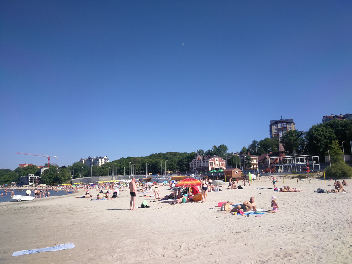 Фото автора. Пляж в Пионерском возле порта.