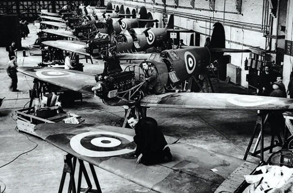 Сборочная линия истребителей Supermarine Spitfire