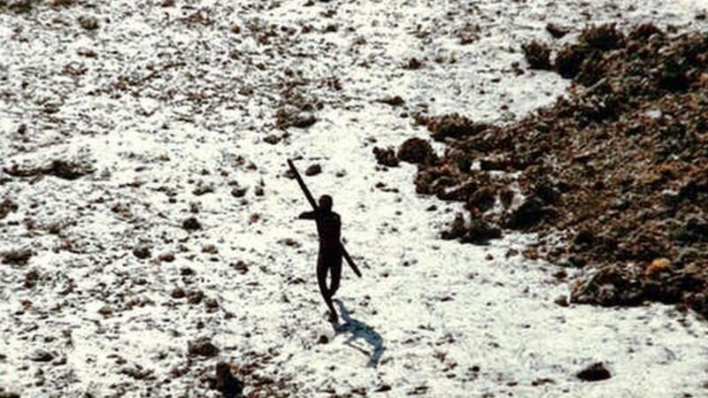 Аборигены всегда встречают пришельцев враждебно/ Фото: © bbc.com