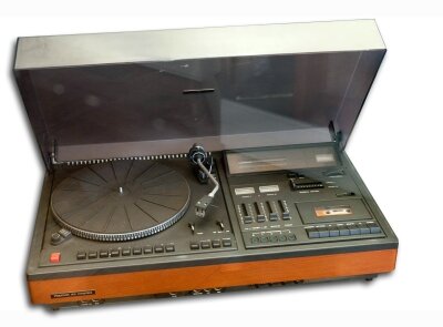 Пафосный монстр советской аудиоиндустрии.