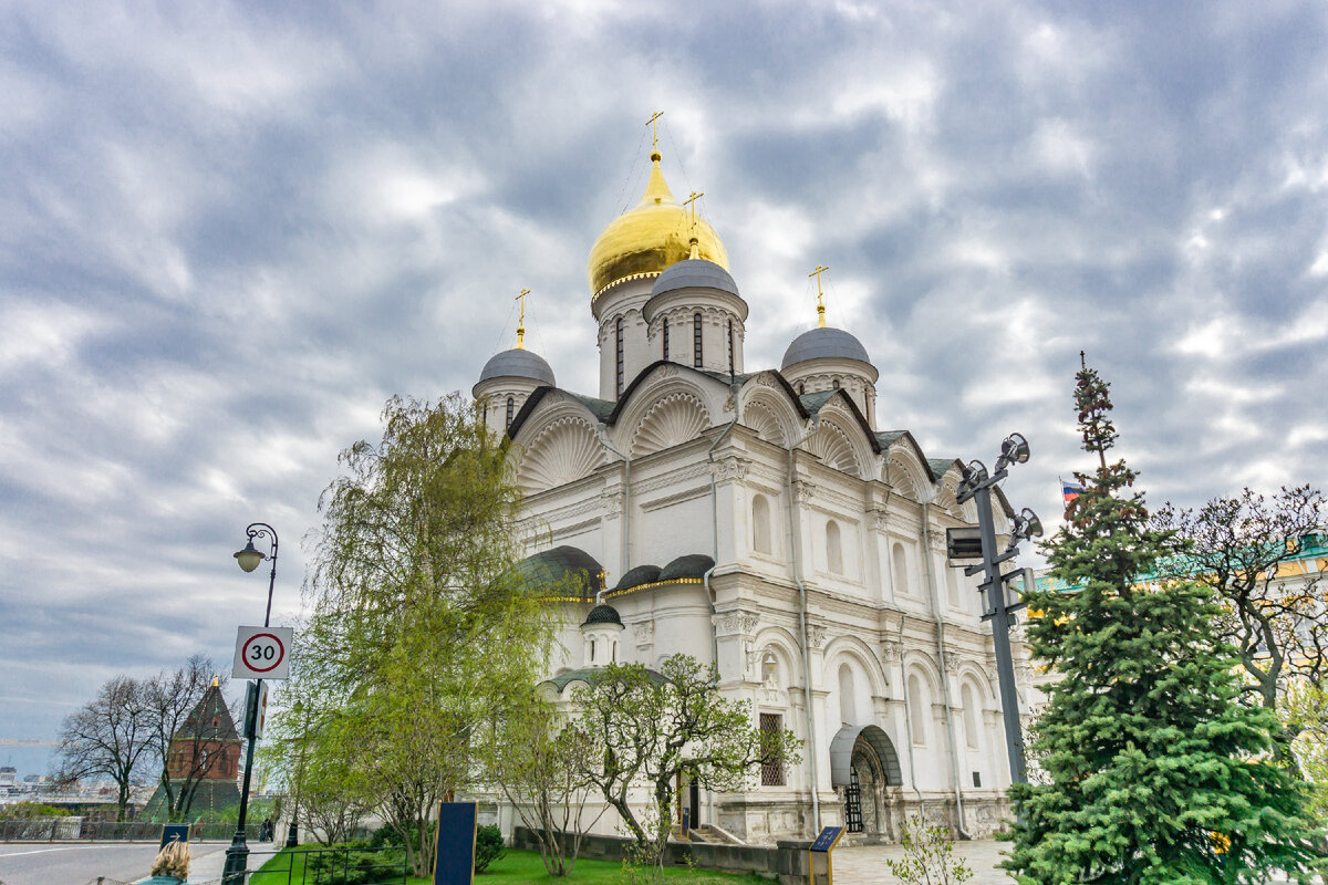 Архангельский собор Московского Кремля сверху