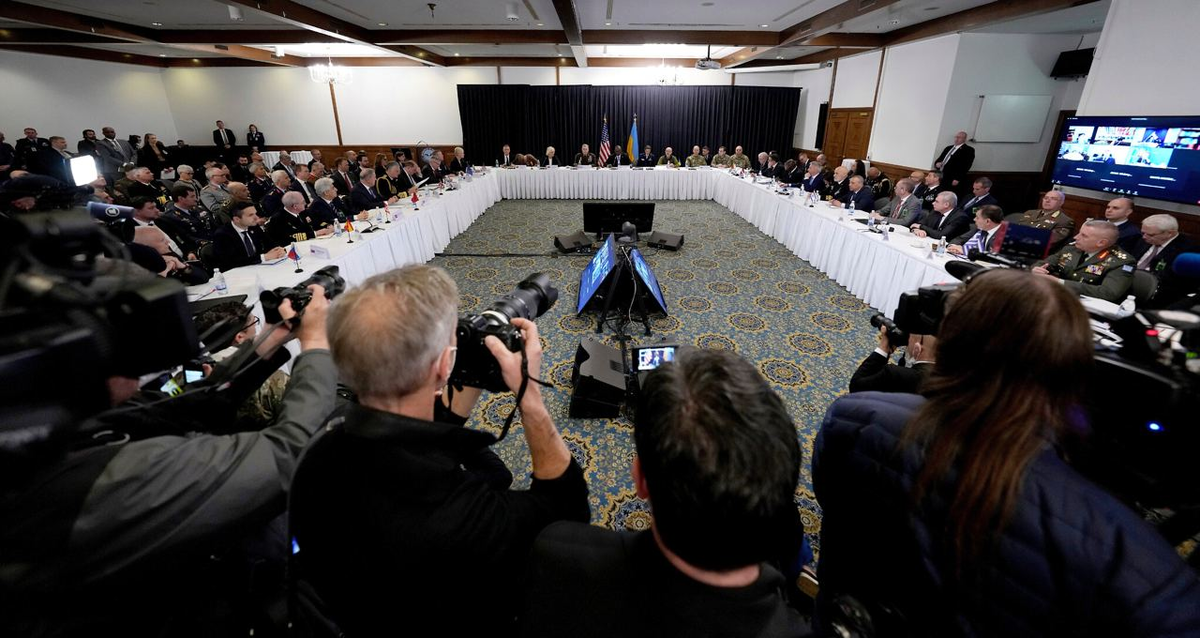 26 апреля 2022 года, встреча в немецком Рамштайне на военной базе США.