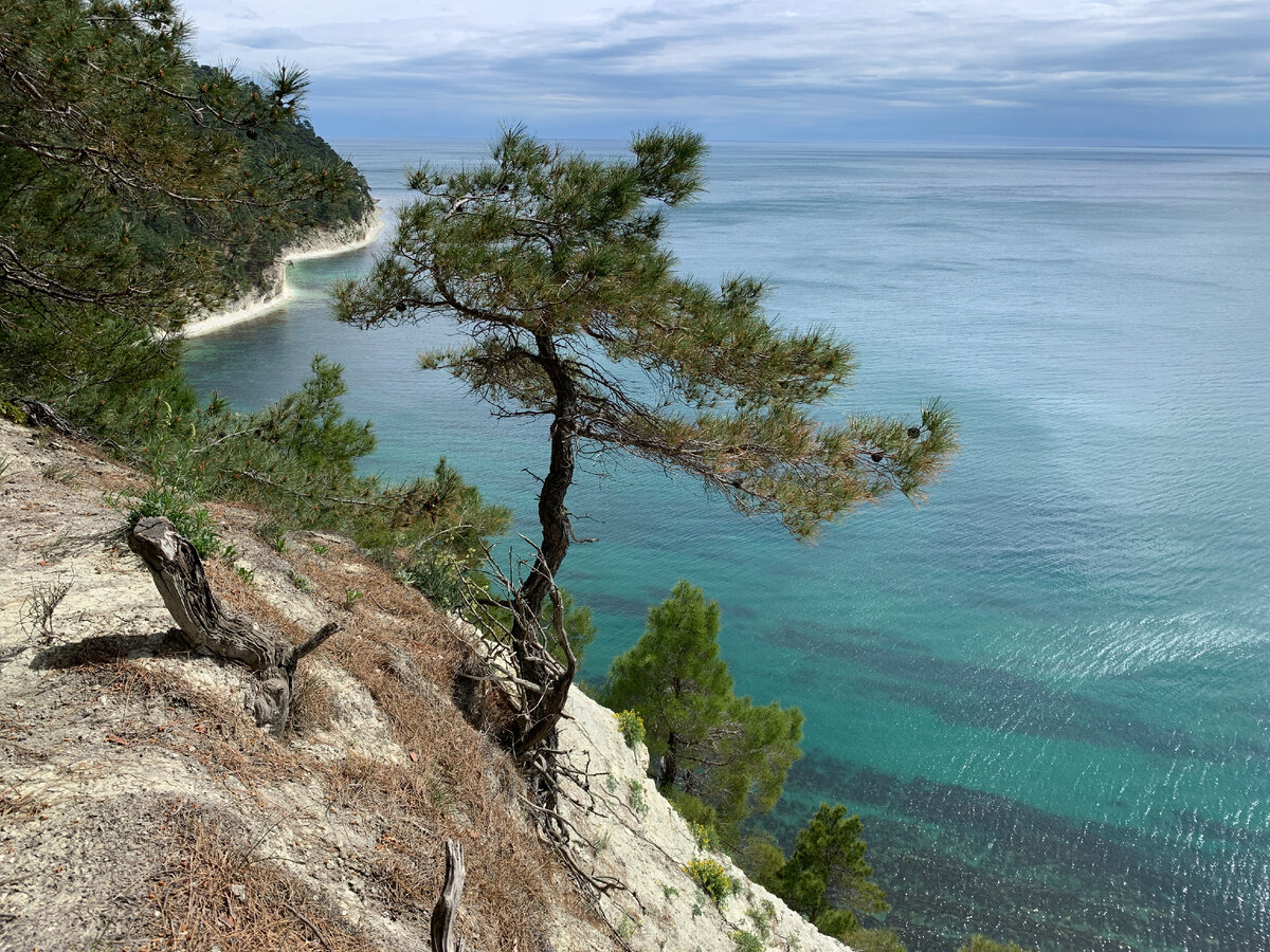 Голубая бездна камень любви