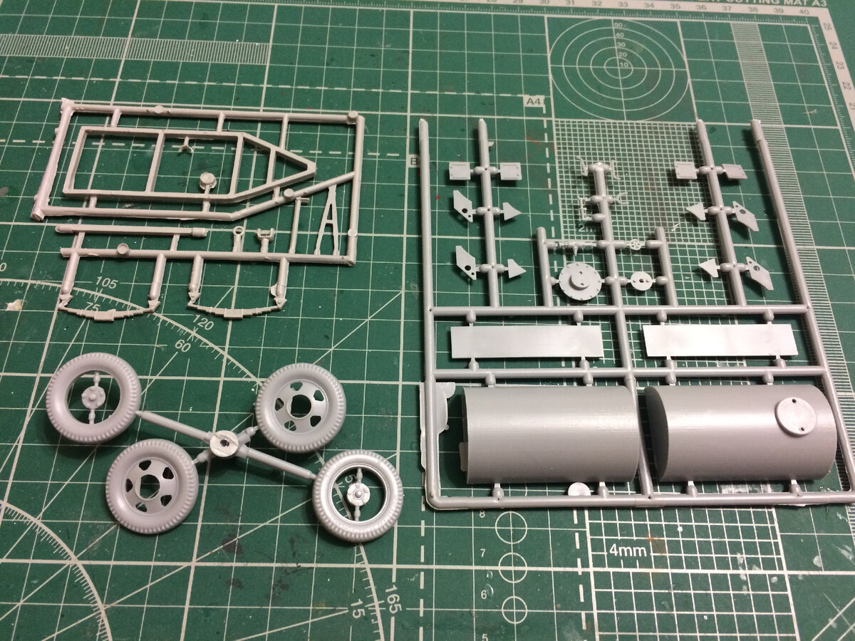 Набор деталей для сборки водовозной автоцистерны