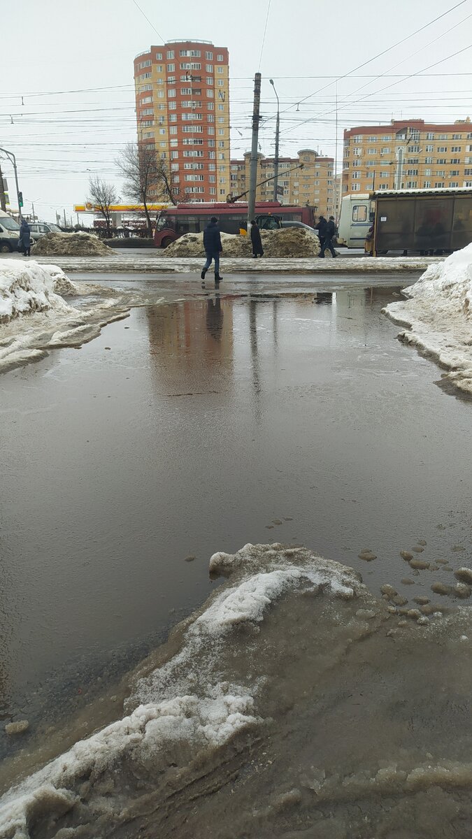 Тротуар по пр.Ленина в дни оттепели.