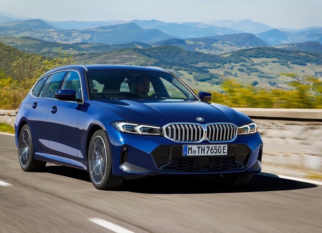 BMW 3-Series  3-Series Touring 2023  PlayCarShow  