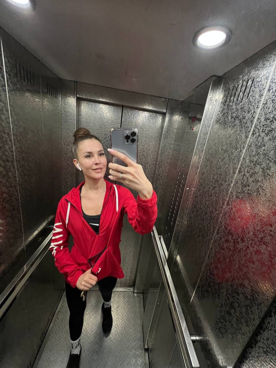 Анна Бузова попала в ДТП 