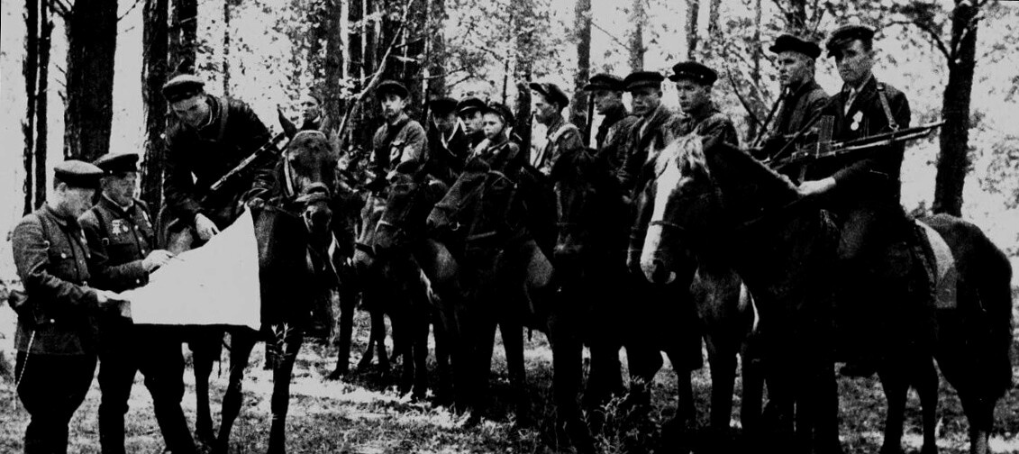 Партизанский отряд Наумова. Фото с открытых источников.