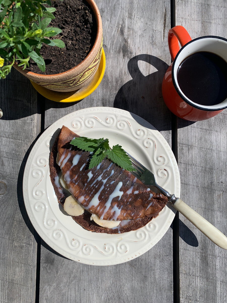 Выглядит подгорелым, но это он просто очень шоколадный)
