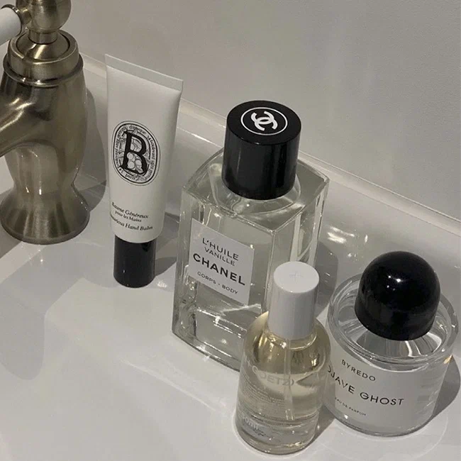 Используйте разные парфюмы