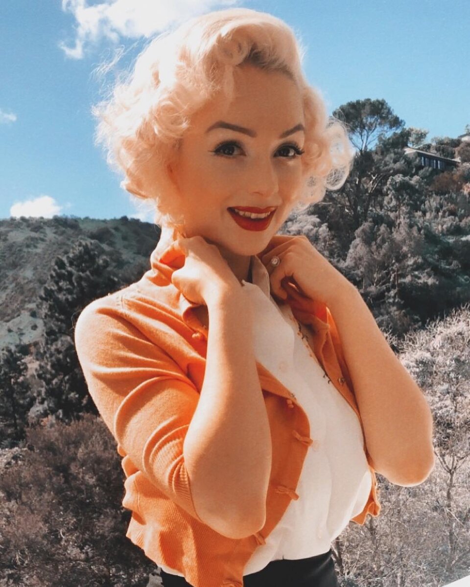 Мэрилин монро фотосессия. Мэрилин монро 1920. Мэрилин монро арт. Колье мэрилин монро. Мэрилин монро анфас.