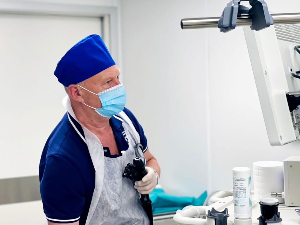 Заведующий эндоскопическим отделением, врач-эндоскопист первой квалификационной категории Первой онкологической больницы Москвы Александр Ильич Черный