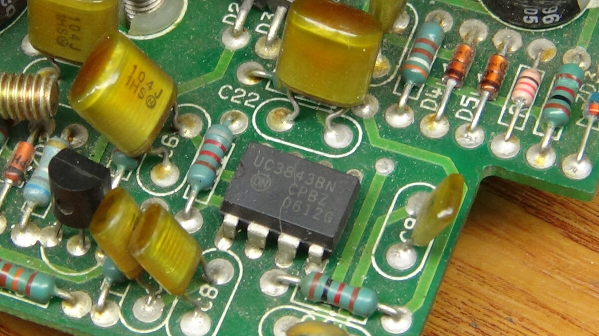 UC3843 ШИМ контроллер
