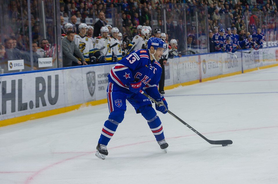     Следующим матчем петербуржцев будет игра с нижегородским "Торпедо". Олег ЗОЛОТО