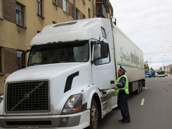     Прежде предлагалось установить на дорогах специальные лазеры для определения габаритов транспорта. Фото: Baltphoto