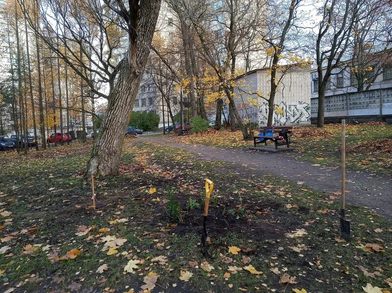 Здание отделения связи - в верхнем правом углу за забором.