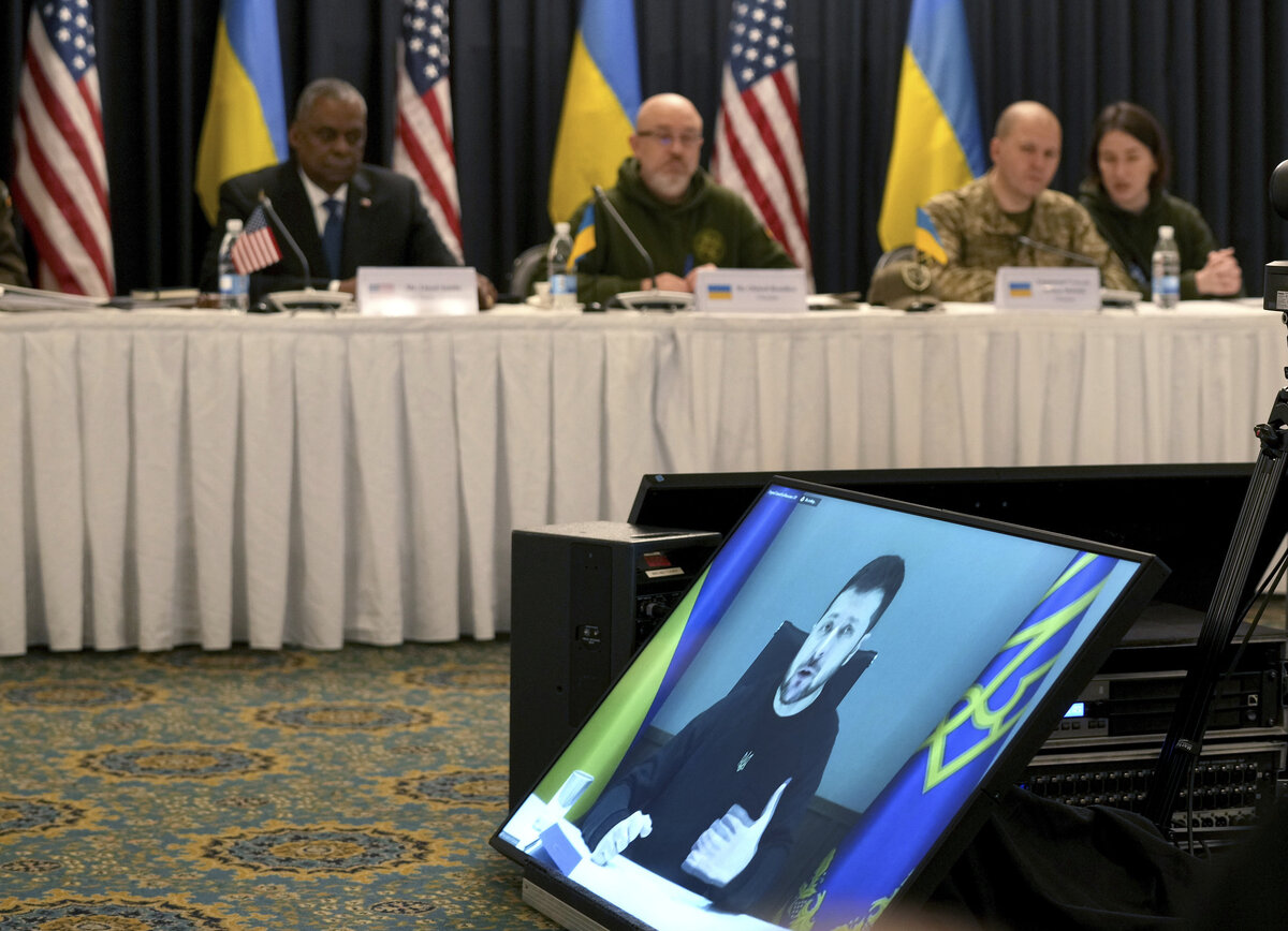     Встреча возглавляемой США контактной группы по обороне Украины на базе Рамштайн (Германия), 20 января 2023 года / AP / Michael Probst