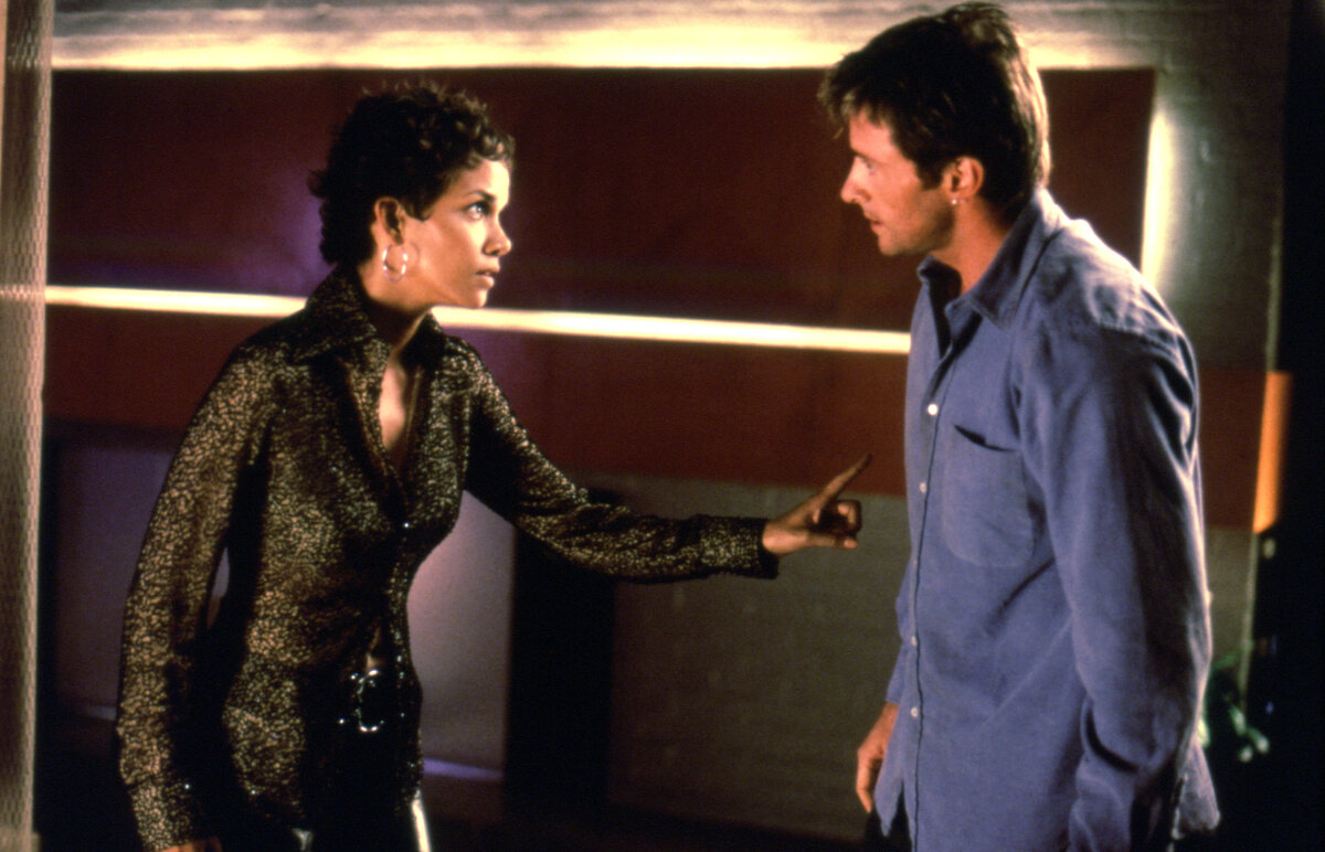 Фото из фильма " Пароль " Рыба - меч " 2001 года.