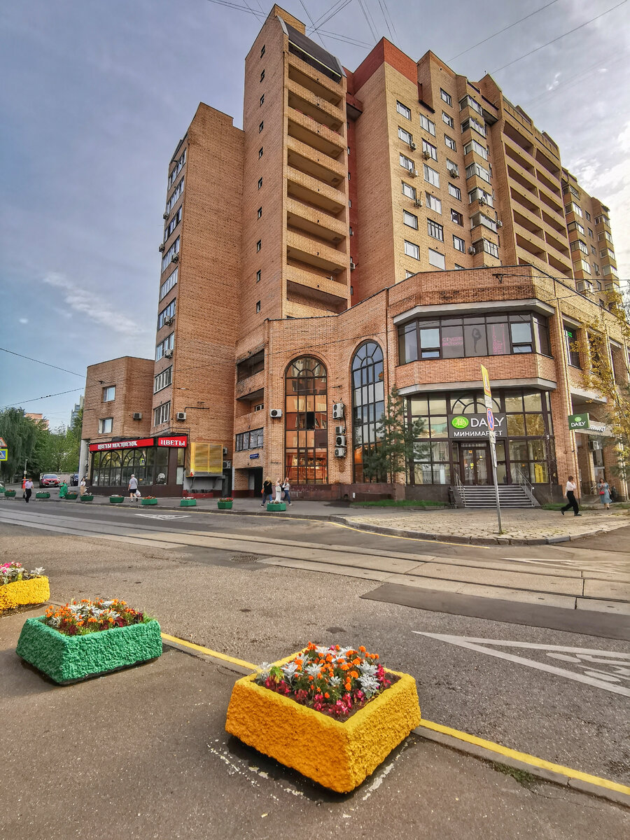 Нововоротниковский переулок около Селезневской улицы.