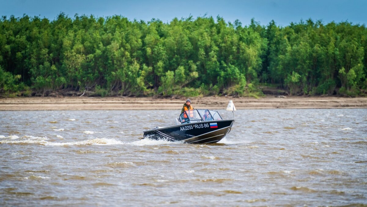    В Сургутском районе члены избирательной комиссии отправятся в путешествие на лодке