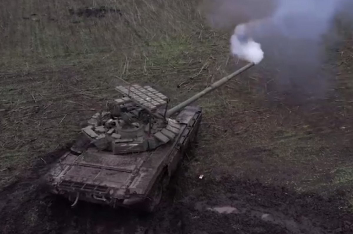    Минобороны РФ показало кадры боевой работы экипажей танков Т-72Б3