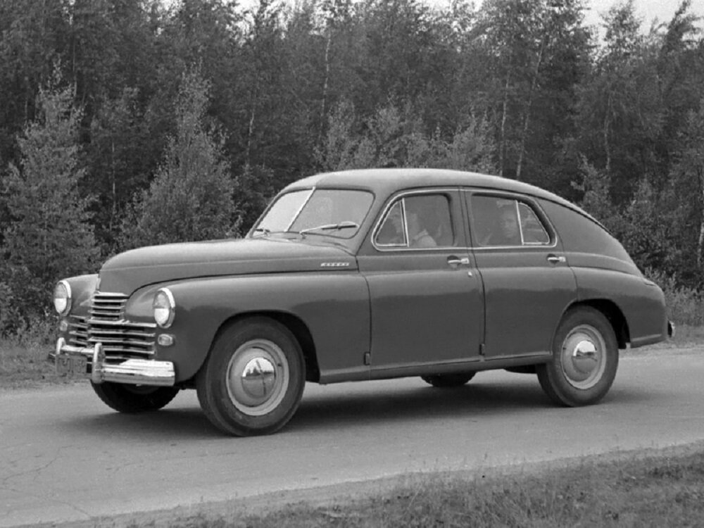 ГАЗ-М20 "Победа" (на фото машина 1949-го модельного года) - 1.150.000 руб.