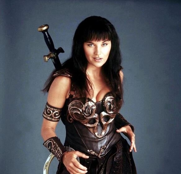 Знакомьтесь, это ... Зина. В оригинале её имя пишется Xena, а произносится "Зина". Неожиданно, правда?  https://en.wikipedia.org/wiki/Xena:_Warrior_Princess  А того, кто её имя написал по-русски совсем не так, как оно произносится, ну, я бы подвесила за одно место. Но не поможет же ((.  