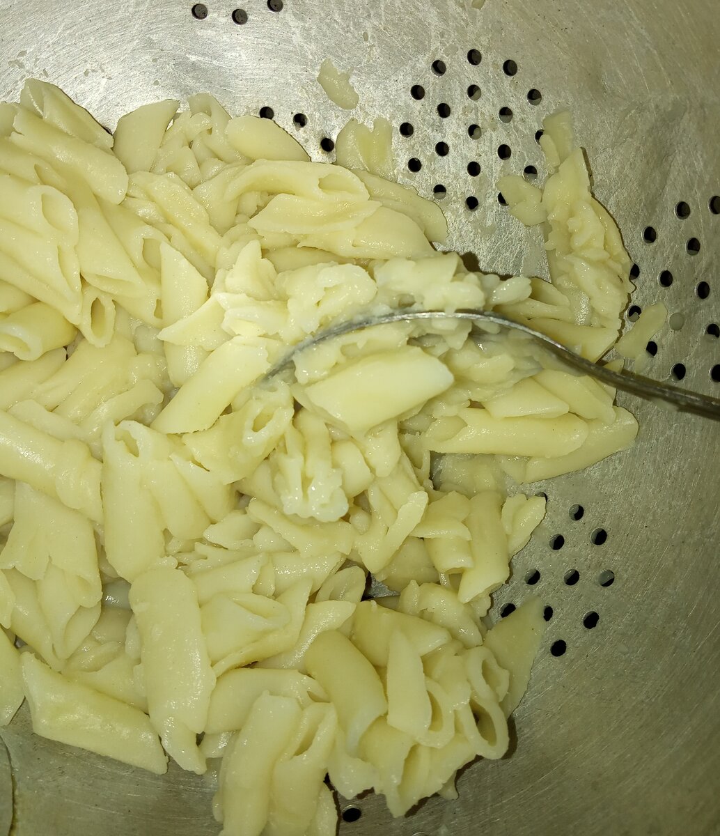 Внешний вид и вкус макарон мягко говоря "на любителя"