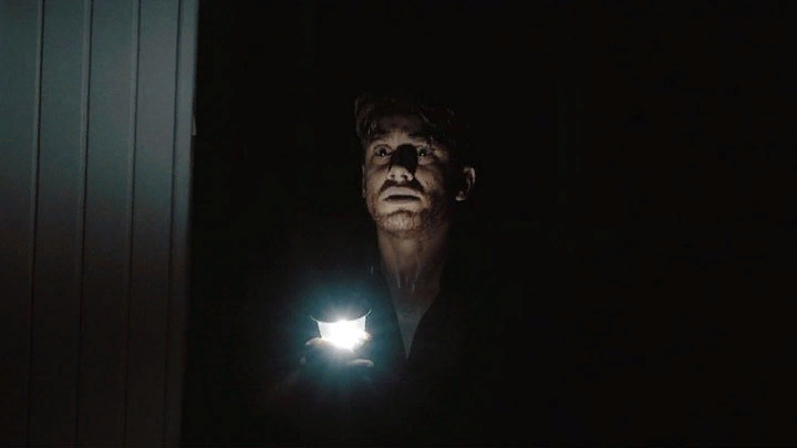 Кадр из короткометражного фильма"Французские окна" ( 2002 г.)