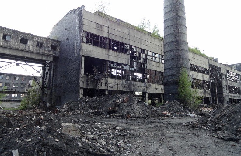 Когда-то в городе были заводы, но сейчас работает лишь один