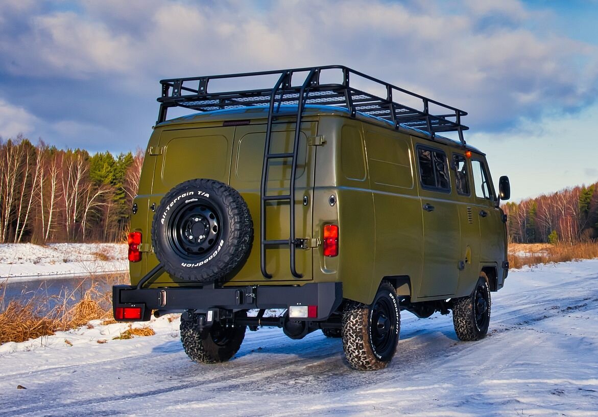Меня одного смущают фонари в углах силового бампера?  Фото УАЗ