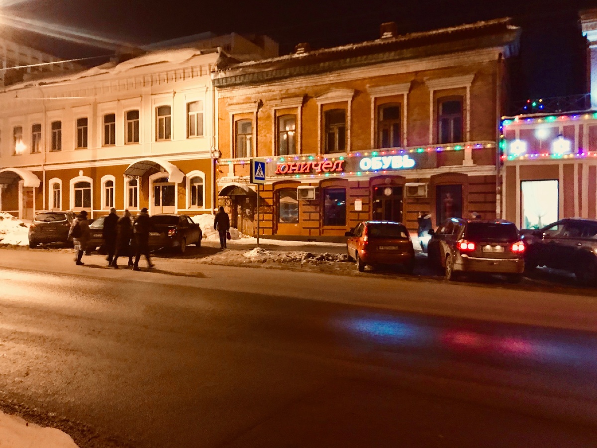 Вид на правую часть, обзор запаркован