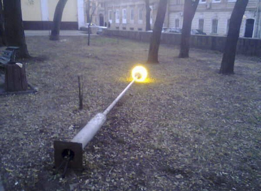 Уличный светильник (источник: yandex.ru)