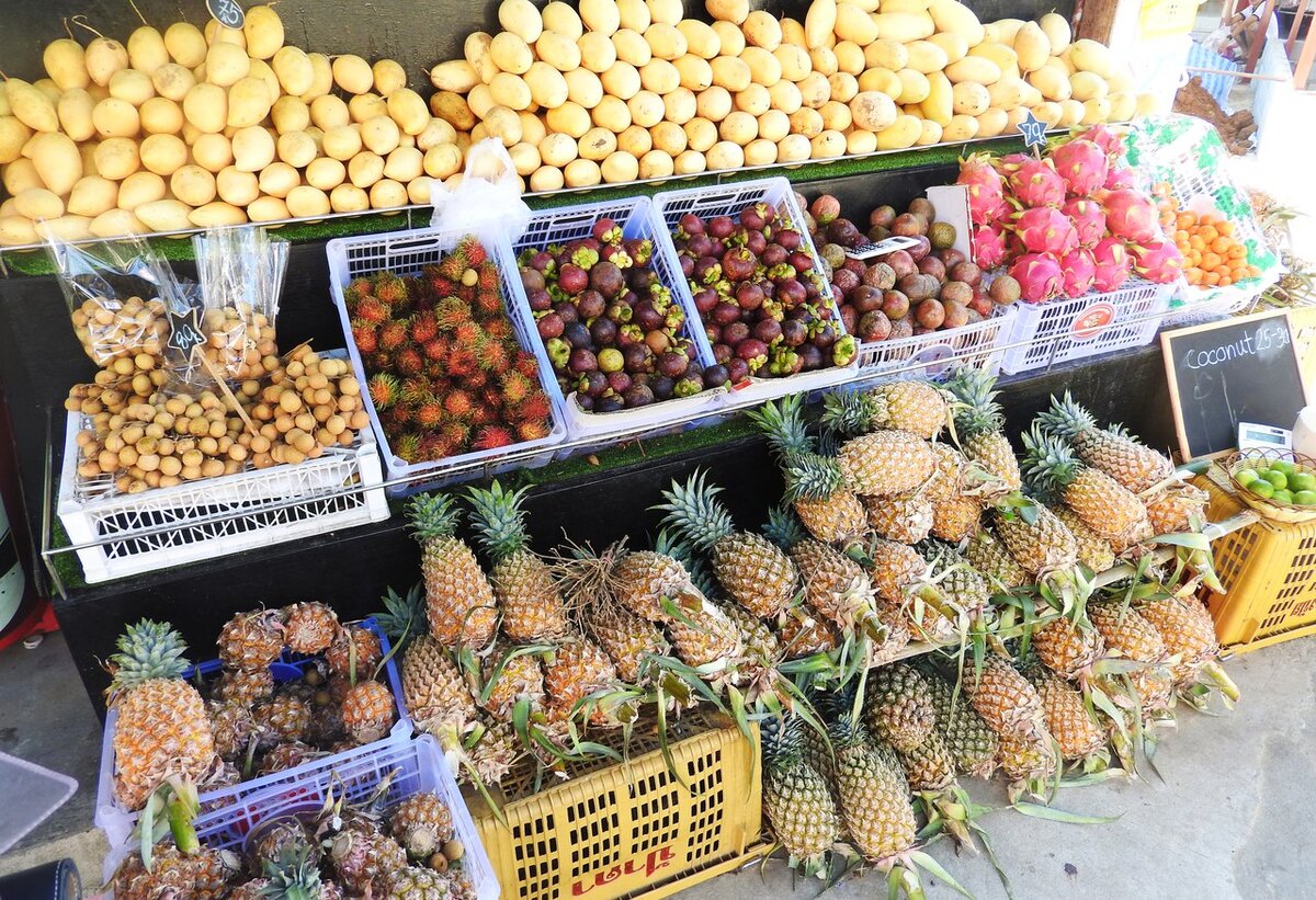 Обычная фруктовая лавка на Пхукете, автор фото - я