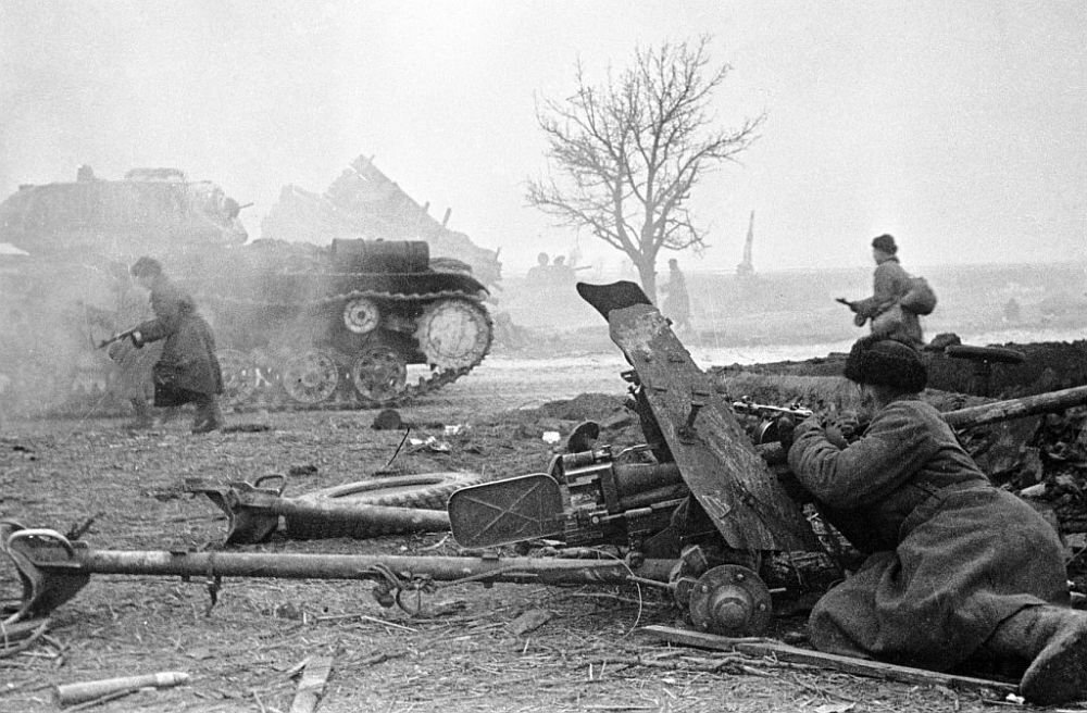 Войска 3-го Белорусского фронта ведут наступление в Восточной Пруссии, март 1945 года. Фото: waralbum.ru