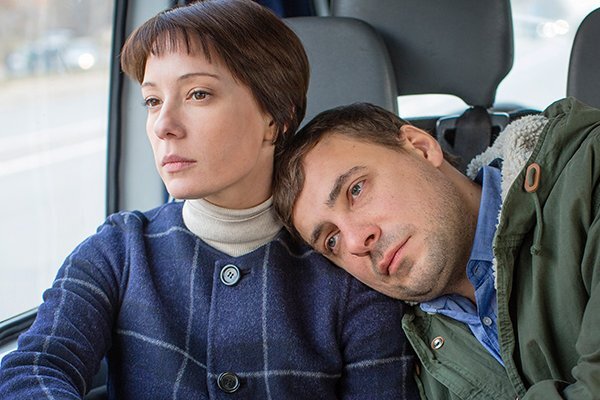 Прекрасный актерский дуэт - Цыганов и Хаматова, играют супругов, переживающих непростые времена.