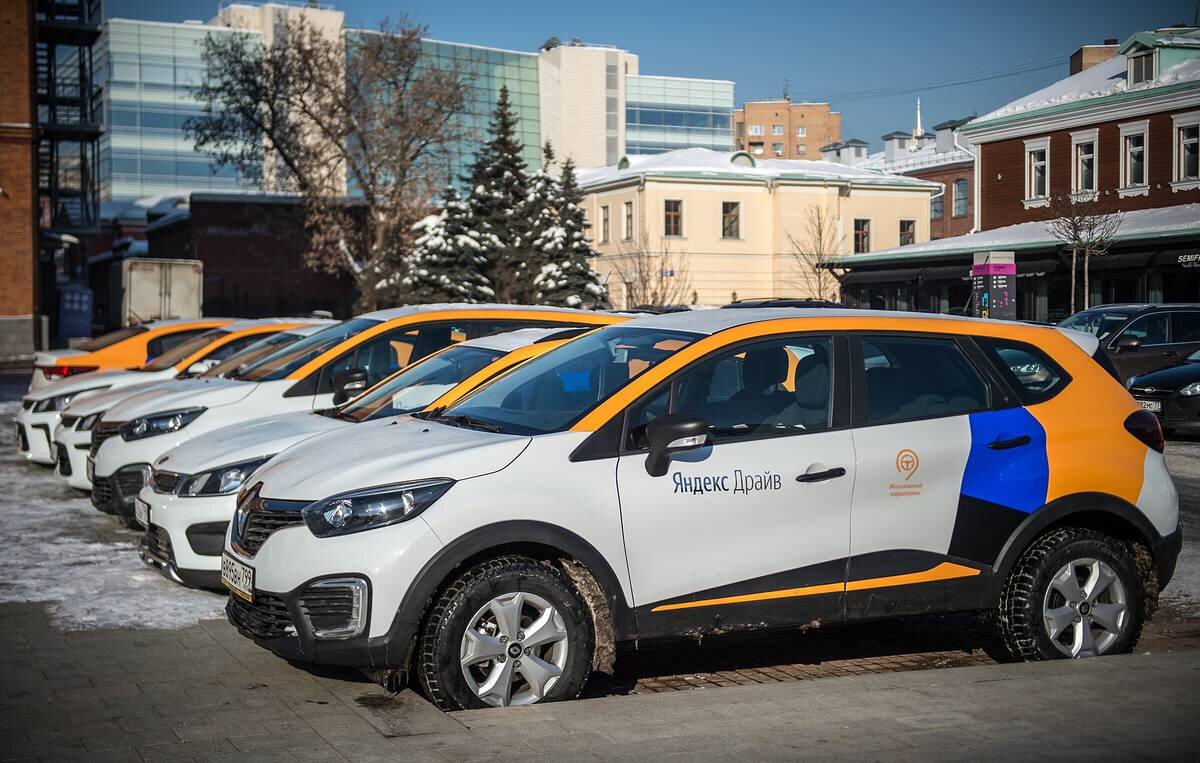 Каршеринг из питера в москву. Ниссан Кашкай каршеринг. Tiggo 4 каршеринг. Рено Каптур Сити драйв каршеринг. Рено Каптур каршеринг.