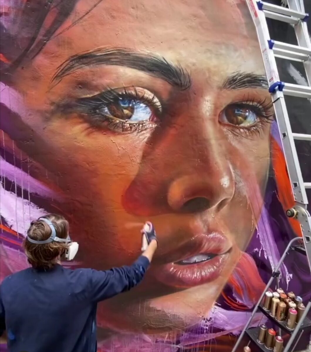 Adnate за работой