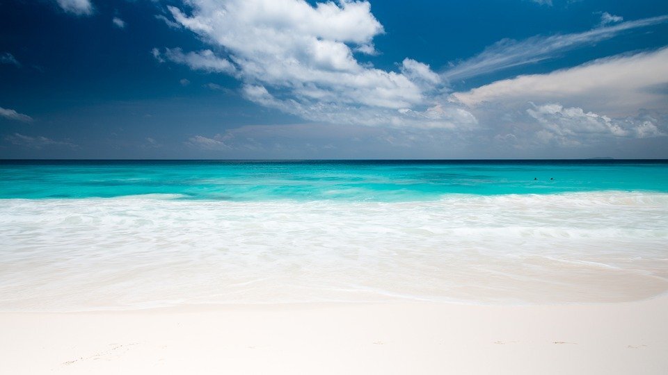 https://cdn.pixabay.com/photo/2019/06/01/22/01/seychelles-4245171_960_720.jpg