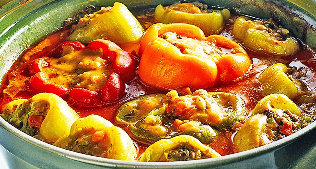 Шурпа с фаршированным перцем