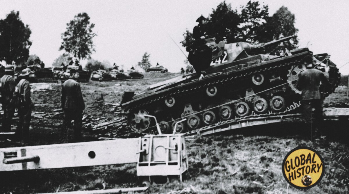 Солдаты вермахта вторгаются в Польшу 1 сентября 1939г