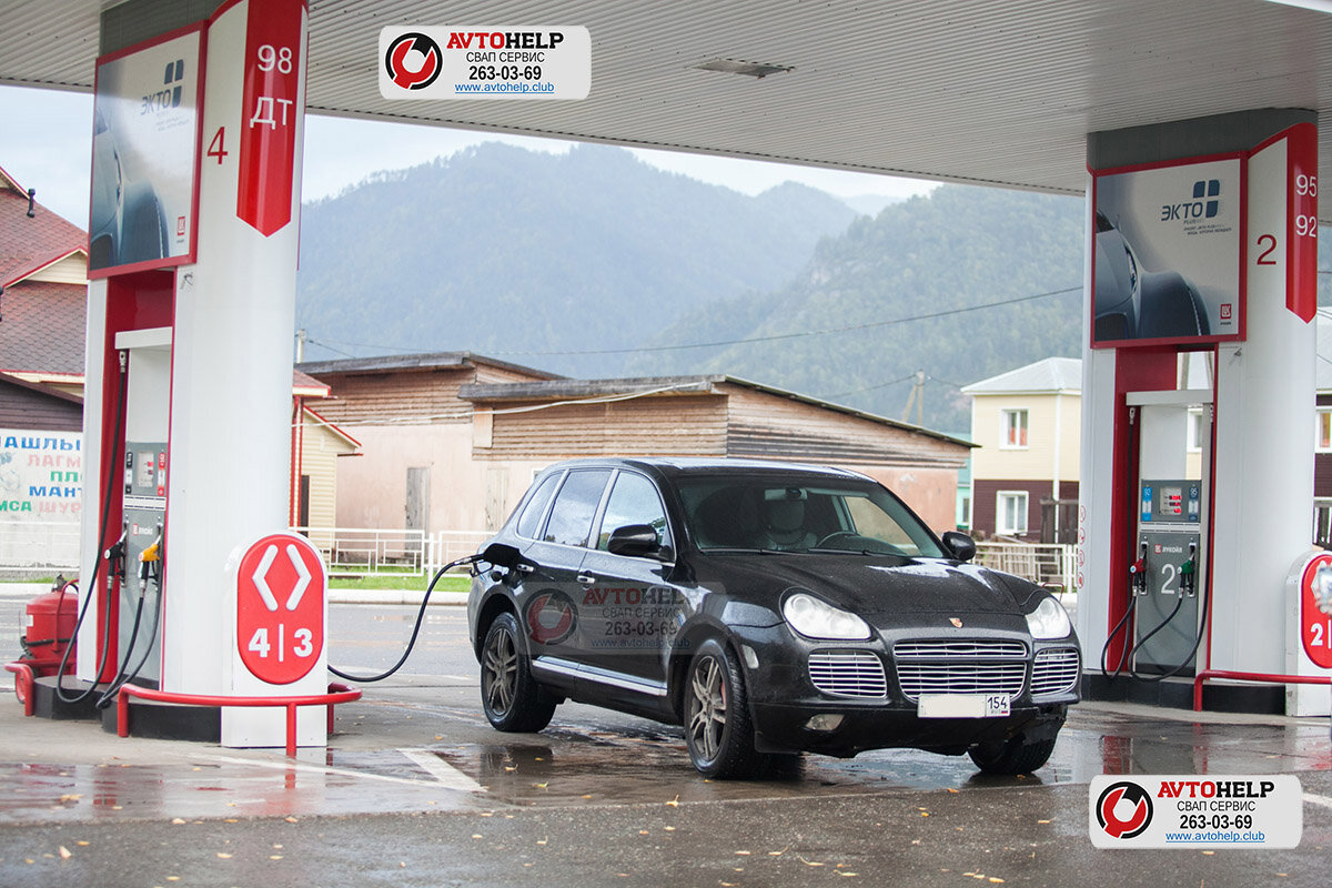 заправка и Порше Кайен