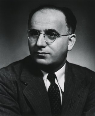 Филип Левин 
Источник: ru.wikipedia.org