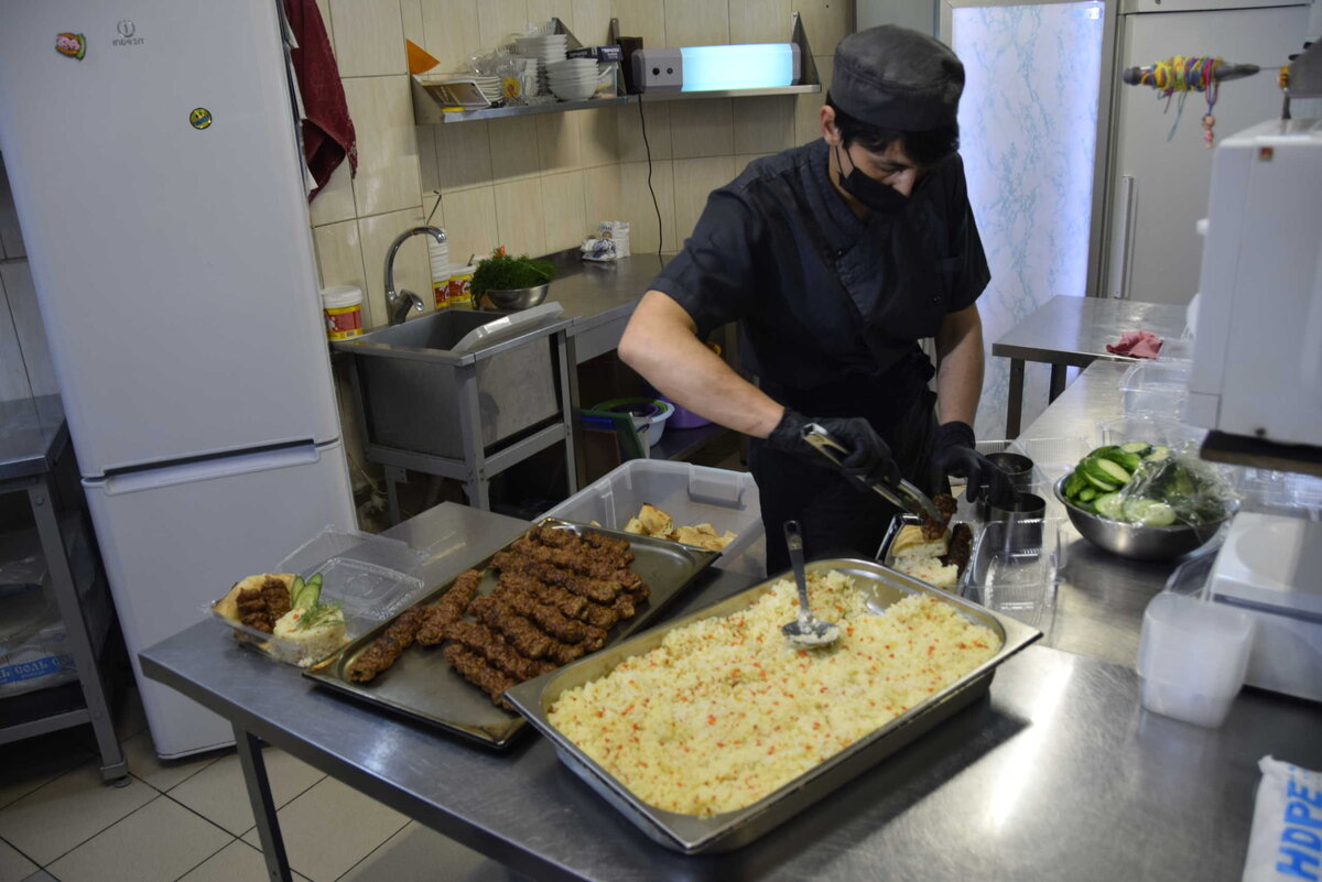 Фото из  открытого доступа. г.  СОЧИ    ГОТОВЯТ  ОБЕД  ДЛЯ  ВРАЧЕЙ