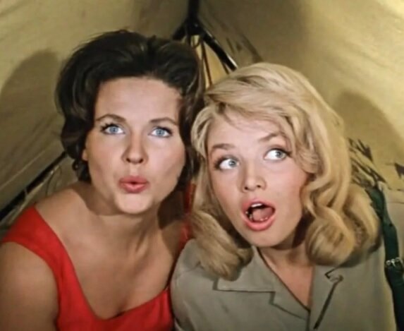 Наталья Фатеева и Наталья Кустинская. Фото: кадр из фильма "Три плюс два"